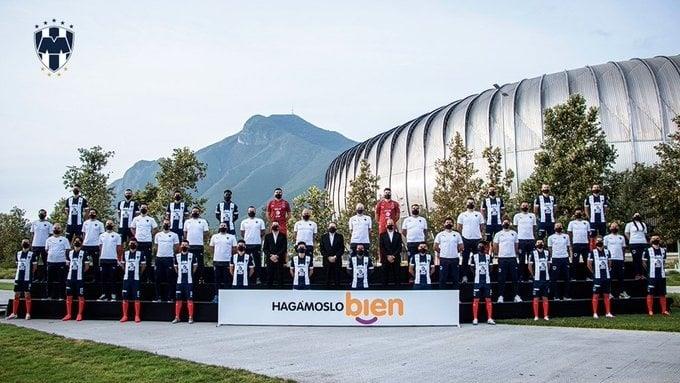 Rayados se tomó la foto oficial con sana distancia y cubrebocas