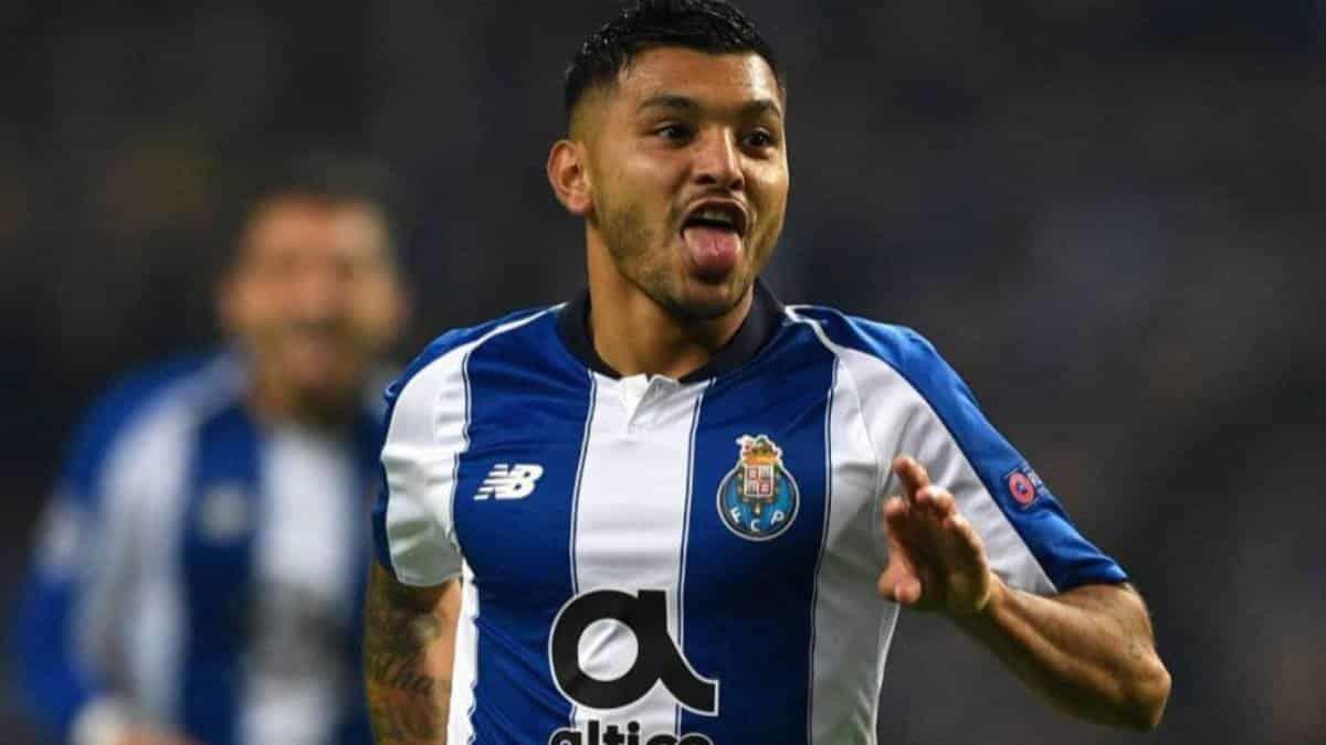 Fijan salida del ‘Tecatito’ Corona del Porto en 30 mde