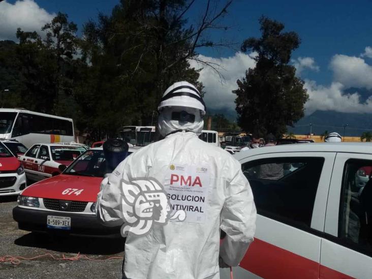 Desinfectan unidades del transporte público en Orizaba