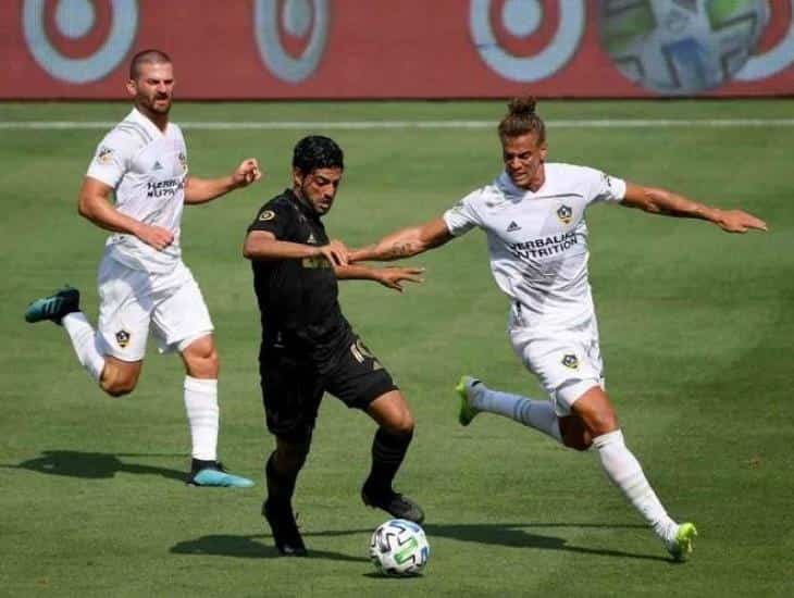 Vela sufre lesión en su primer partido de temporada en la MLS