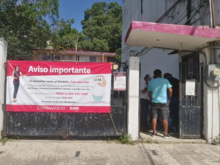 Ciudadanos agotan citas en INE en Tuxpan