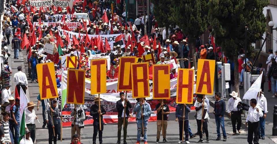 Ligan a Antorcha Campesina con contrabando de cigarros en Veracruz