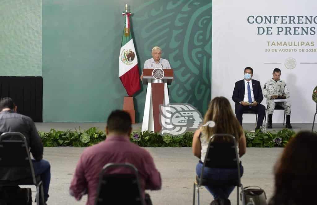 Llama AMLO a evitar aglomeraciones durante gira por Reynosa