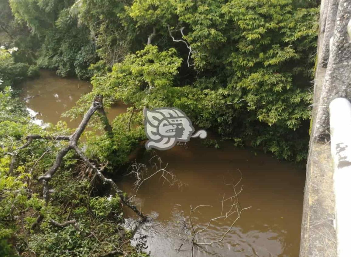 Analizarán fétidos olores que emanan del arroyo Chichigapa