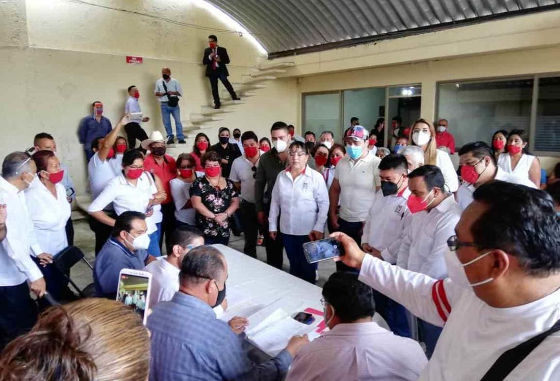 Comité Municipal del PRI en Orizaba registra presidenta y secretario