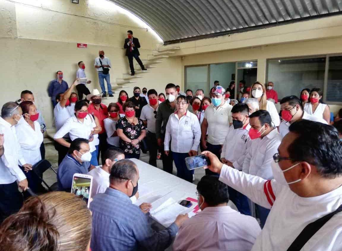 Comité Municipal del PRI en Orizaba registra presidenta y secretario