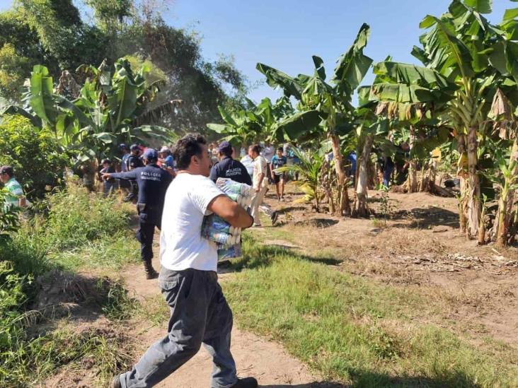 Rapiña tras volcadura de tráiler sobre carretera federal 180 Matamoros-Puerto Juárez