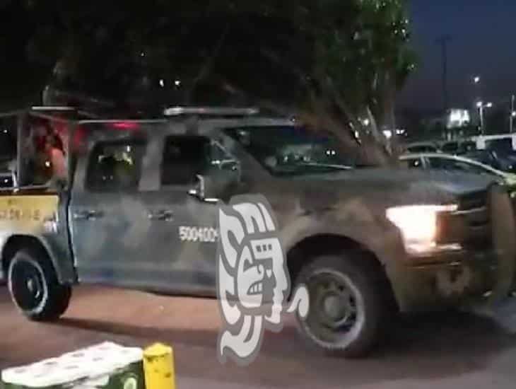 Intentan robar un auto afuera de centro comercial de Coatzacoalcos