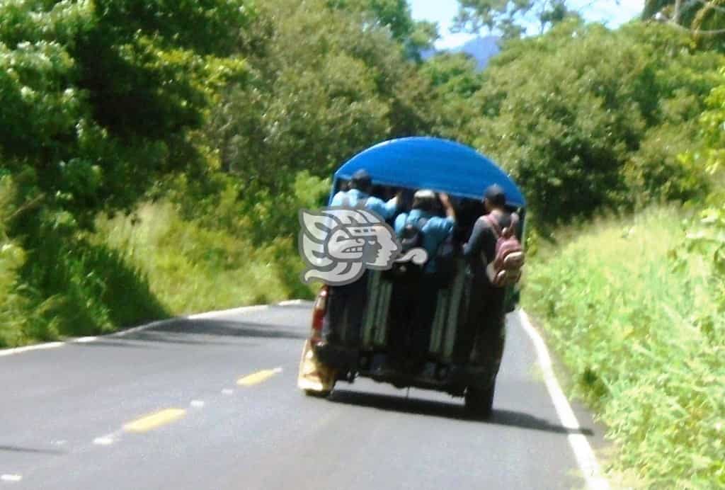 Con el Jesús en la boca viajan usuarios del Mixto Rural