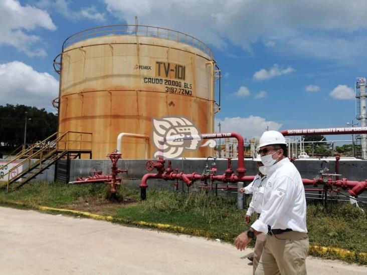 Inspecciona Octavio Romero campos petroleros en el sur de Veracruz