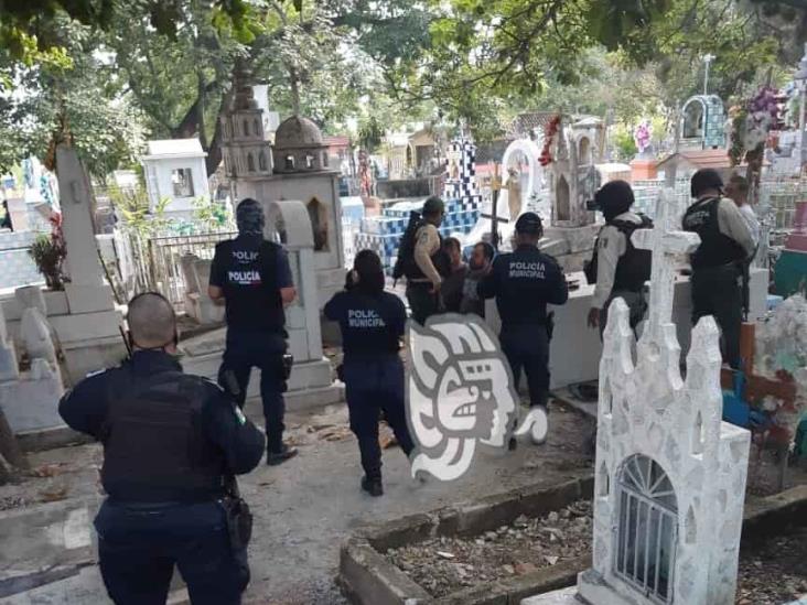 Detienen a 3 por disparar durante sepelio en Cuitláhuac