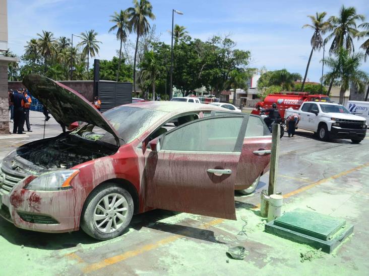 En Veracruz, se incendia vehículo