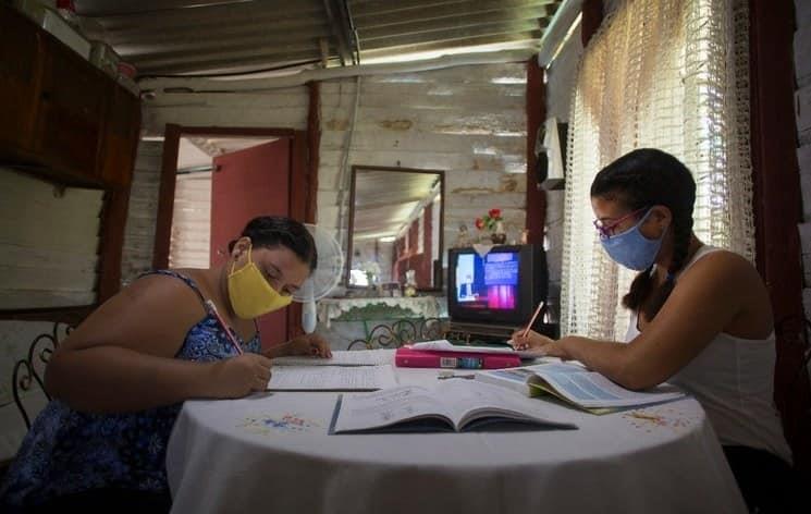 Cuba cierra escuelas en provincia del centro por rebrote de Covid-19