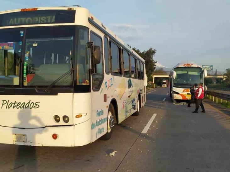 Choque entre autobuses desquicia autopista Córdoba- Veracruz