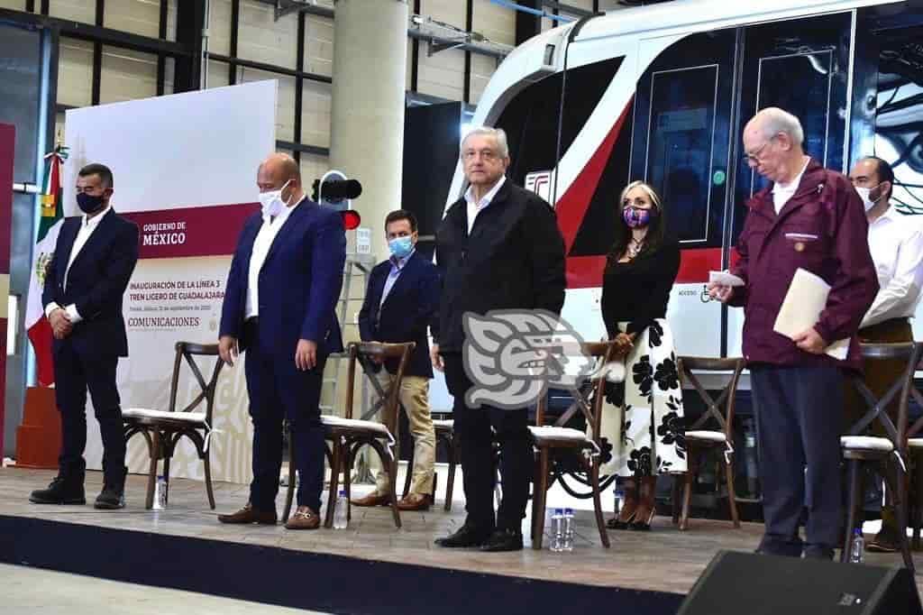 Inaugura AMLO Línea 3 del Tren Ligero en Guadalajara