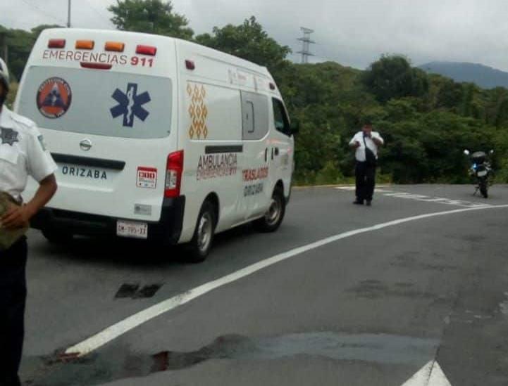 Dos personas lesionadas en volcadura en Orizaba