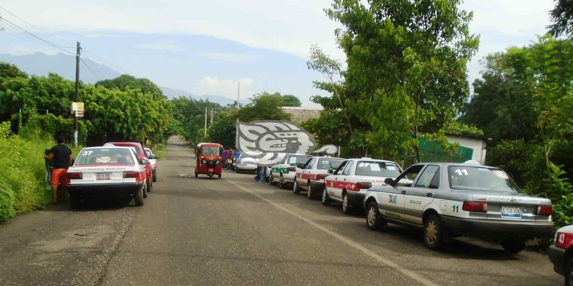 Sin autorización, taxistas de Mecayapan subieron tarifa