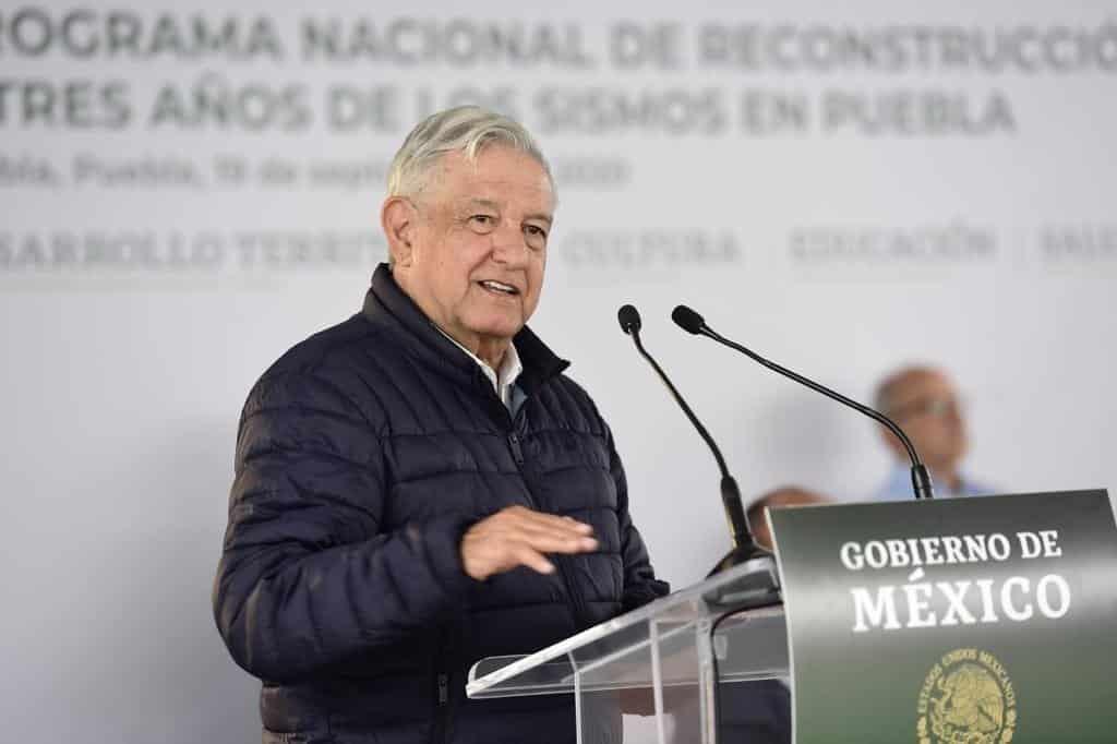 Verifica AMLO trabajos del Programa Nacional de Reconstrucción