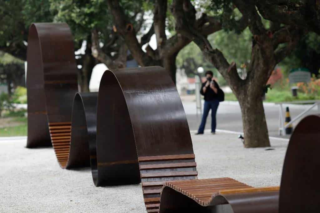 Brasil dedica monumento a víctimas del coronavirus