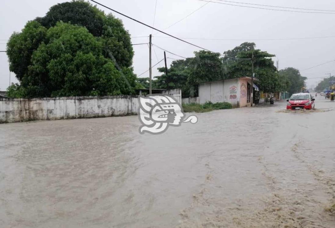 Lluvias dejaron encharcamientos en calles de Minatitlán