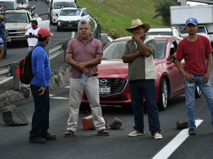 Desquician la Xalapa-Veracruz; acusan altos cobros de CFE