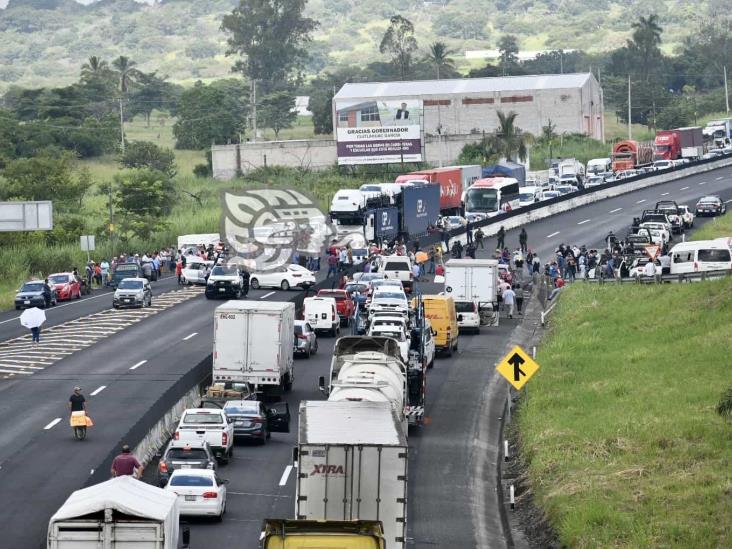 Desquician la Xalapa-Veracruz; acusan altos cobros de CFE