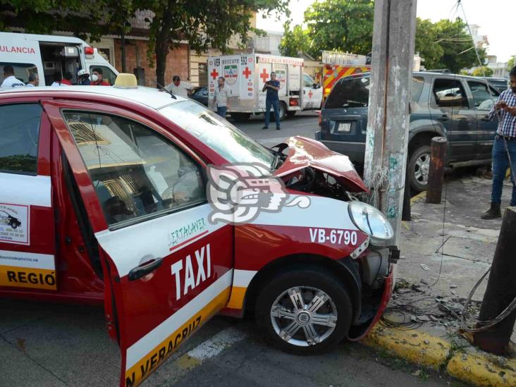 Se registra fuerte accidente en Veracruz; deja al menos tres personas lesionadas