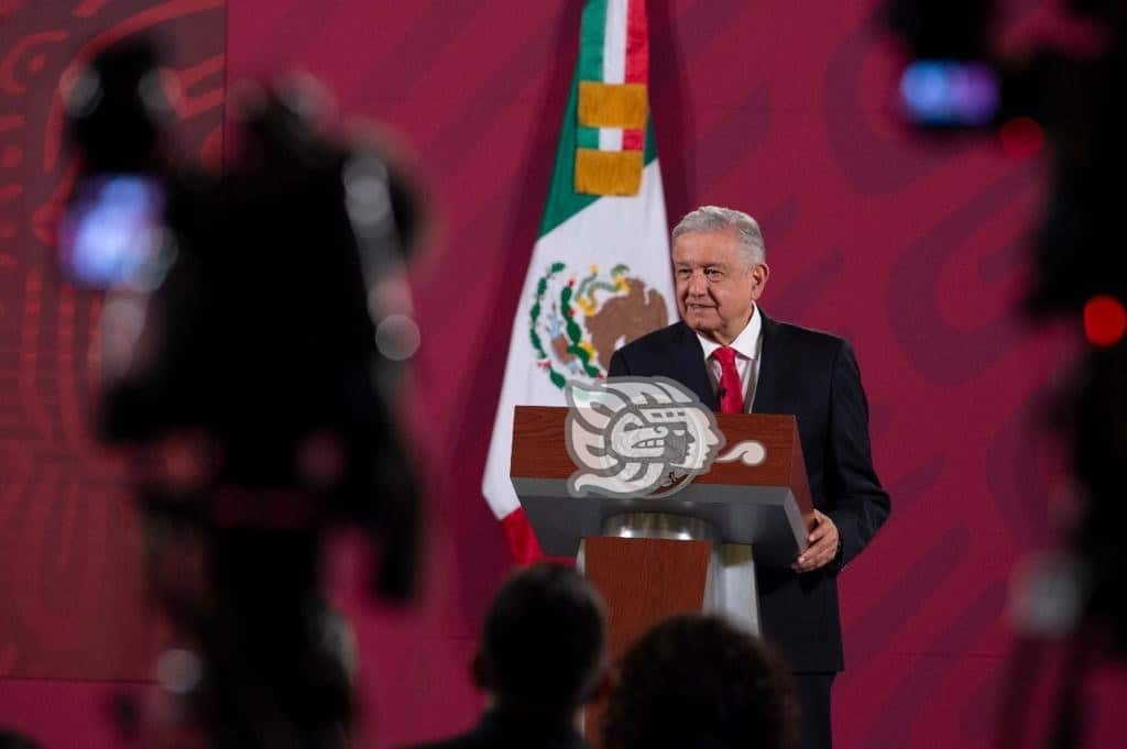 Pide AMLO a FRENA que no simulen ante su posible llegada al Zócalo Capitalino