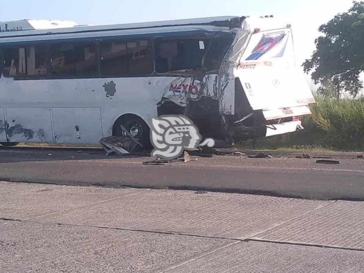 Se registra carambola de al menos 3 vehículos en carretera federal 180