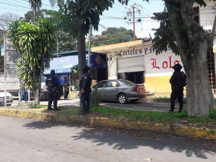 Comando secuestra a dueño de restaurante en Fortín