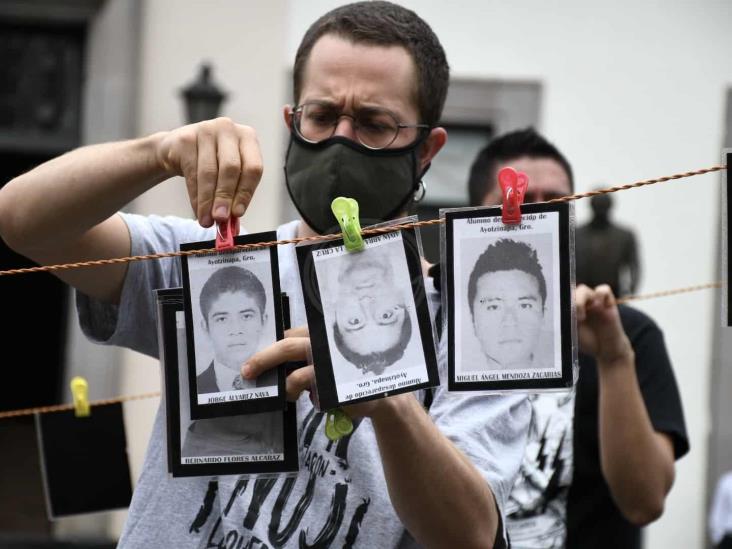 Recuerdan en Xalapa a los 43 normalistas de Ayotzinapa