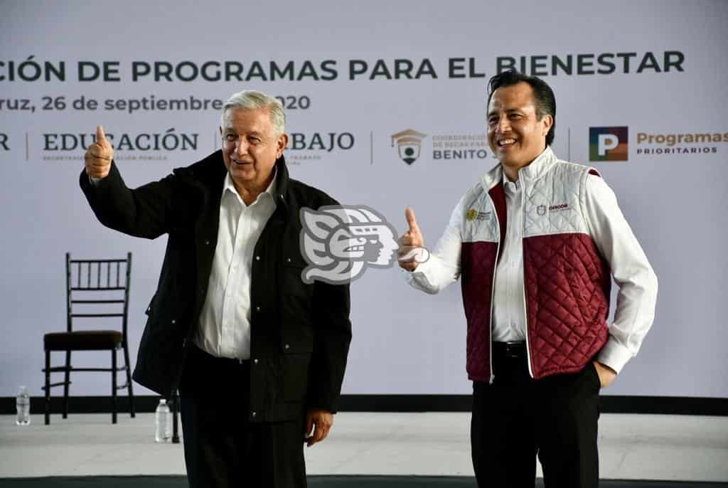 Cuitláhuac nos aligera la carga al gobernar bien Veracruz: AMLO