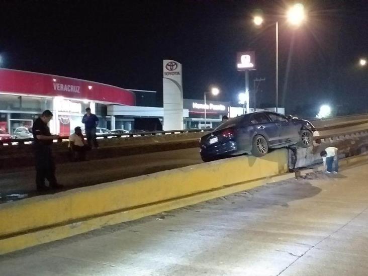 En Veracruz, se registra fuerte accidente en puente bicentenario