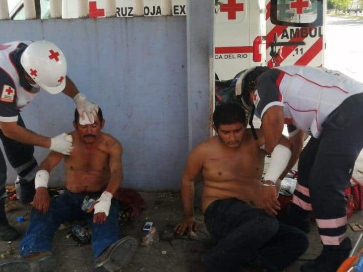 Asaltan y lesionan a dos hombres en Veracruz