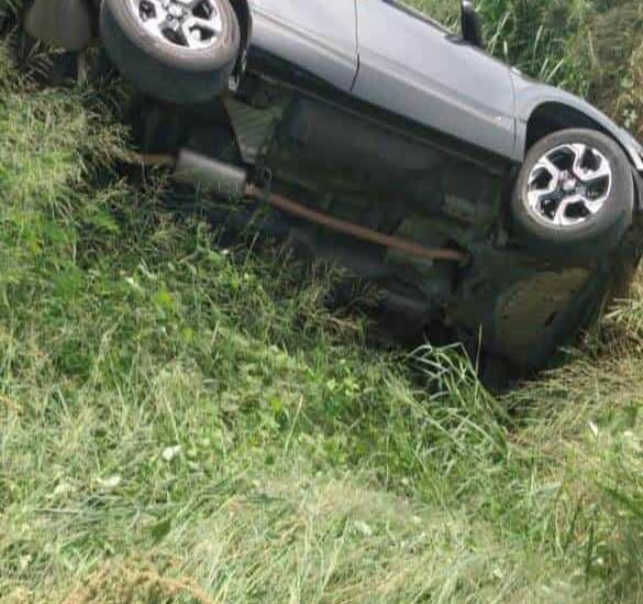 Se registra volcadura de camioneta en carretera federal 140 Veracruz Xalapa