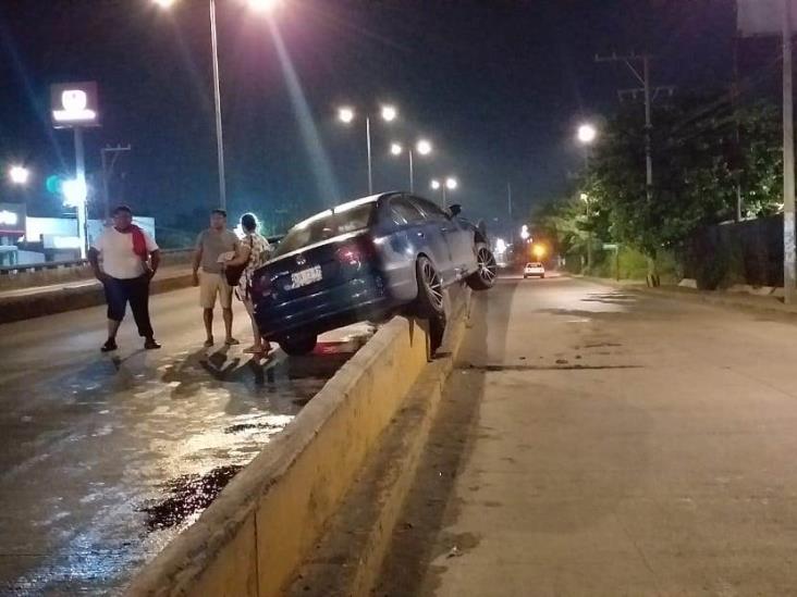 En Veracruz, se registra fuerte accidente en puente bicentenario