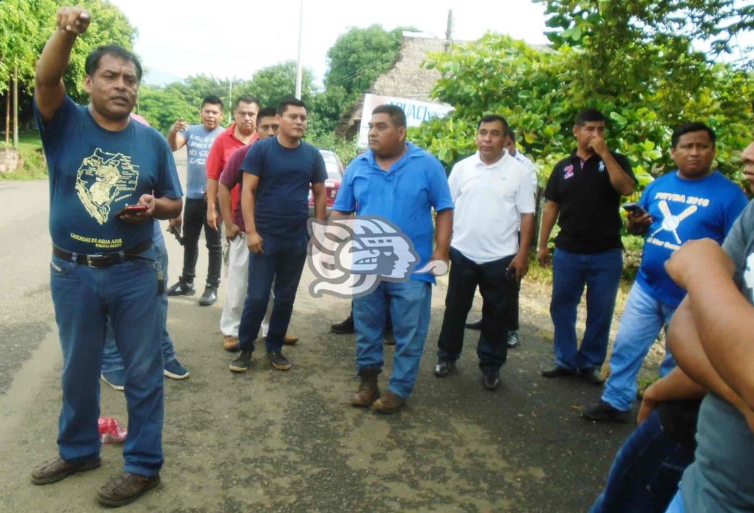 Se quejan de anarquía en el transporte público de Mecayapan