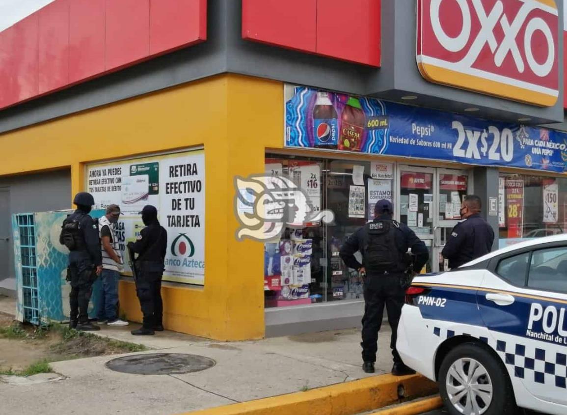 Detienen a sujeto tras consumar asalto a Oxxo en Nanchital