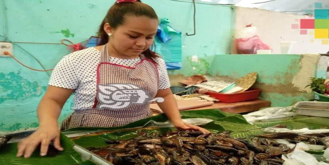 Comenzó vendimia de nácaras en los mercados de Minatitlán