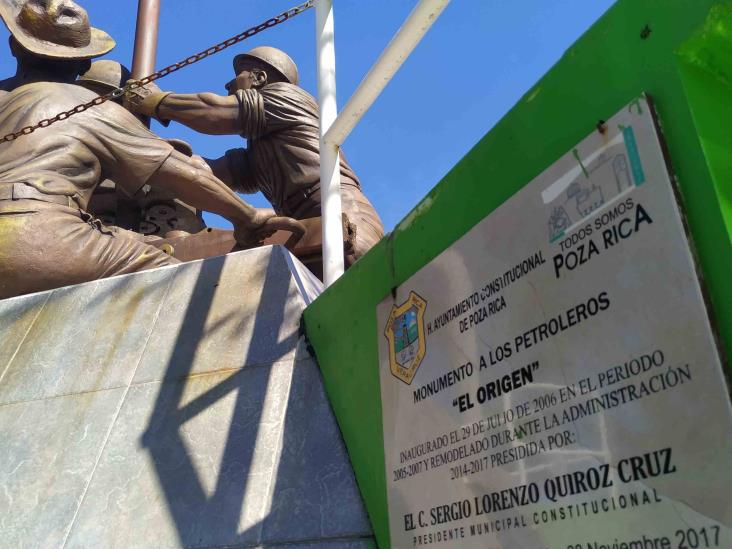 Roban piezas al monumento a los petroleros en Poza Rica