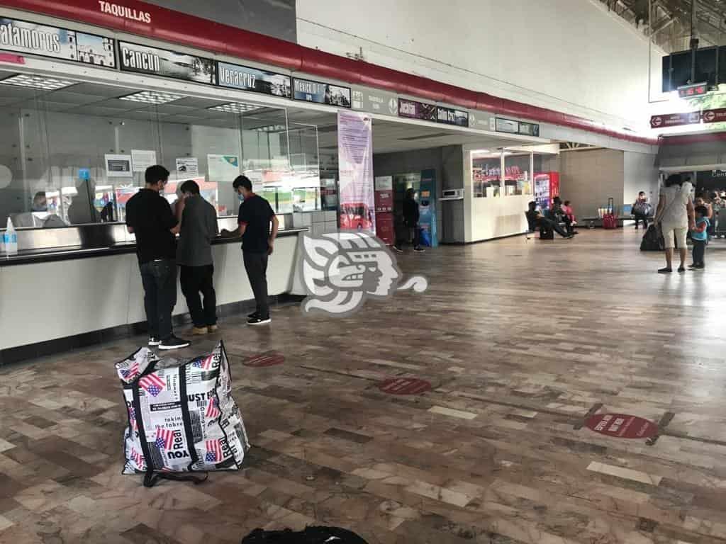 Por huracán, suspenden corridas de Acayucan a Cancún