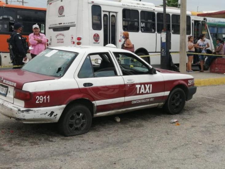 Atacan a balazos al conductor del taxi 2911 en Coatzacoalcos