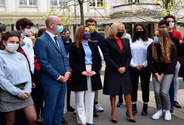 Realizan Gutiérrez Müller y Brigitte Macron lectura pública en Francia