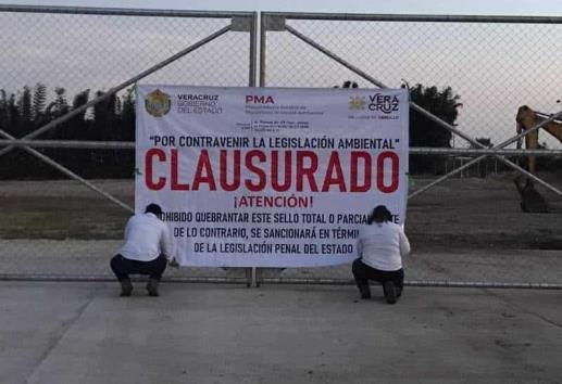 Por posible daño ambiental clausuran alcoholera de Atoyac