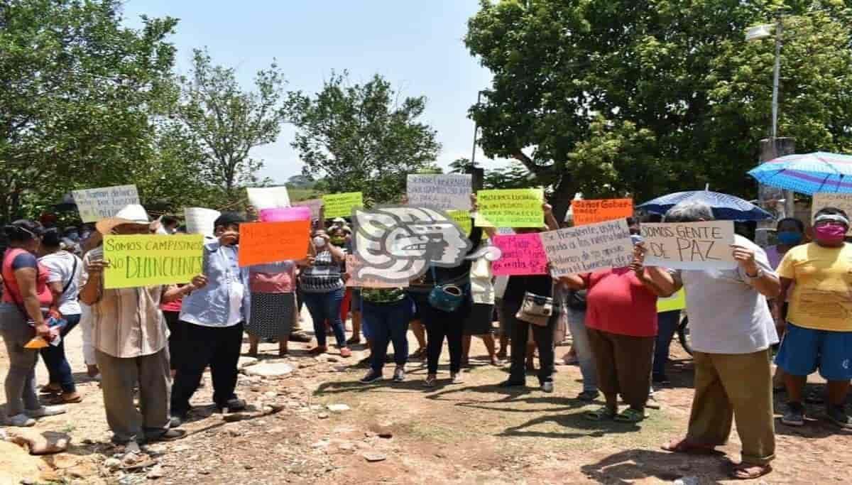 Autorizan a Oluta vender terrenos a paracaidistas