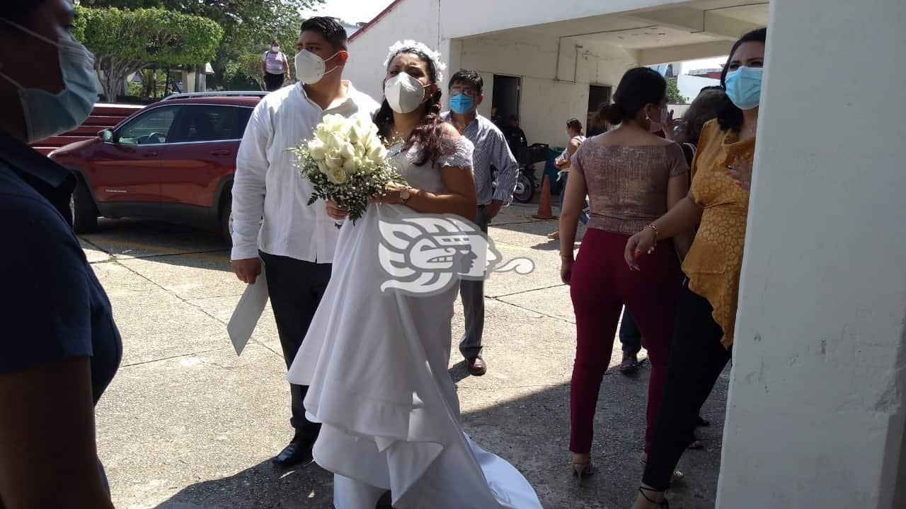 Registro Civil de Coatzacoalcos oficializa 7 matrimonios en un día