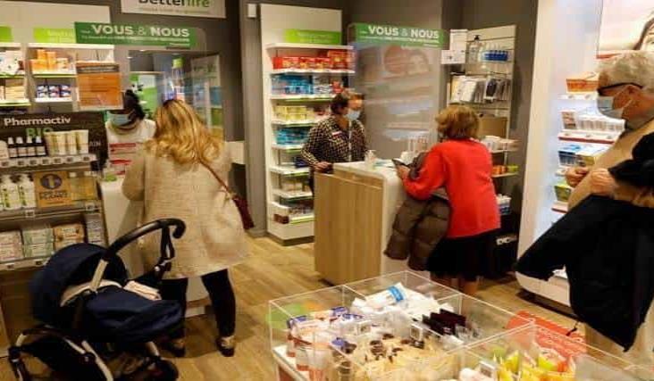 Casos de Covid-19 ya casi saturan los hospitales de París