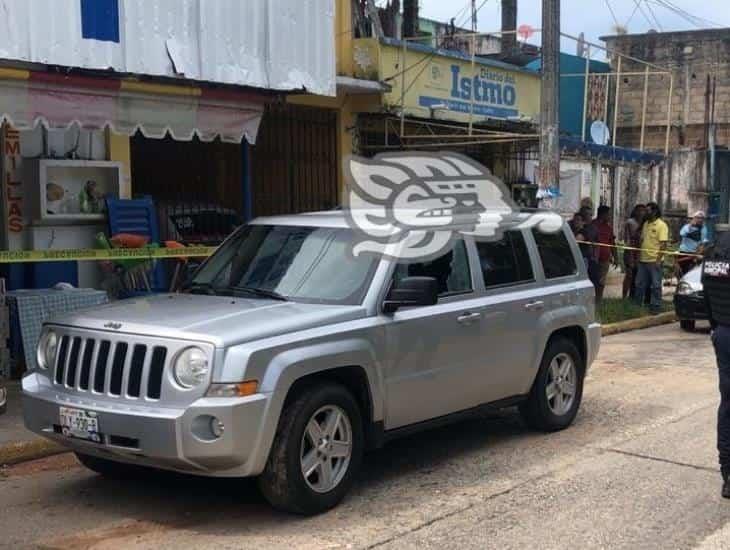 Un hombre fue ejecutado dentro su camioneta en Cosoleacaque