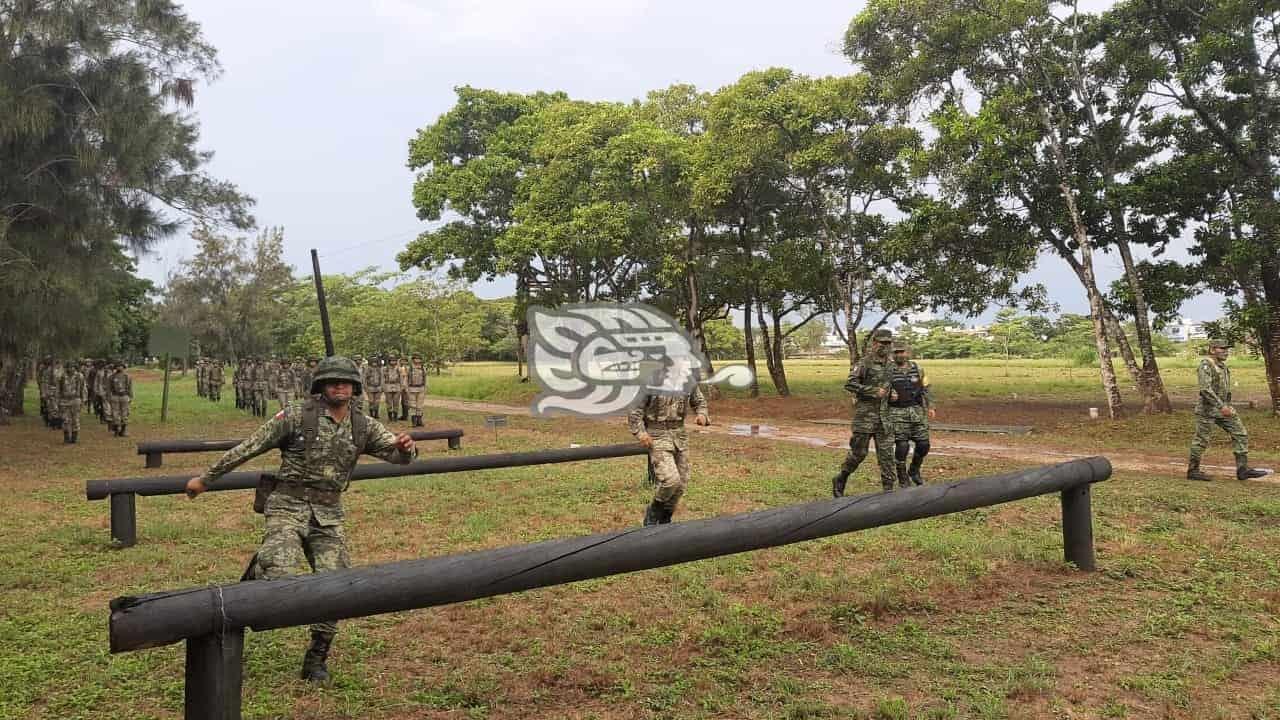 Adiestran a nuevos miembros de las Fuerzas Armadas en Minatitlán