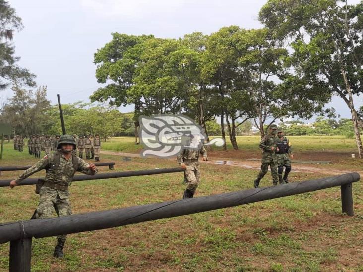 Adiestran a nuevos miembros de las Fuerzas Armadas en Minatitlán